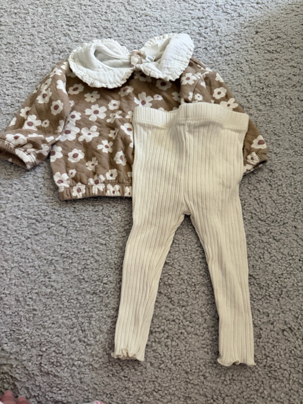 Grayson Collective Baby Girl Outfit Set 6-9 Months Floral Top Cream Leggings